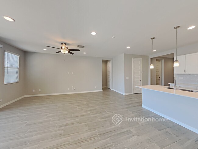 Building Photo - 5819 N 196th Ln