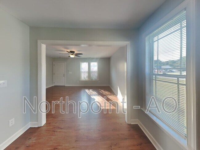 Building Photo - 400 Allison Cir