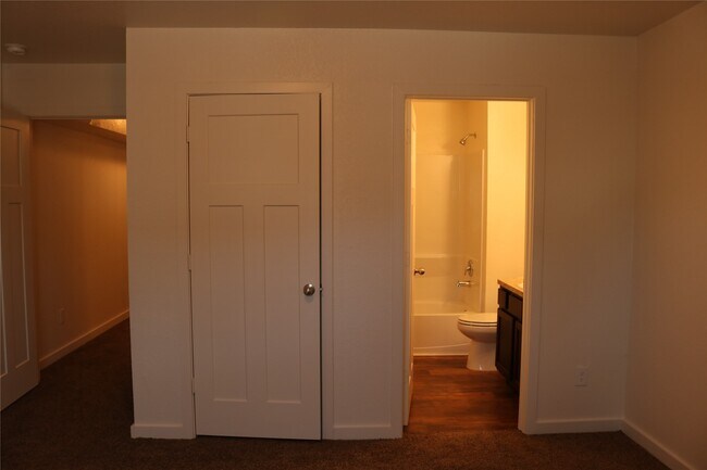 Foto del edificio - 10535 Mills Rd