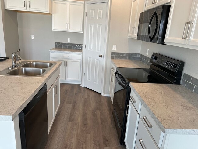Building Photo - 5214 Clearfield Ct