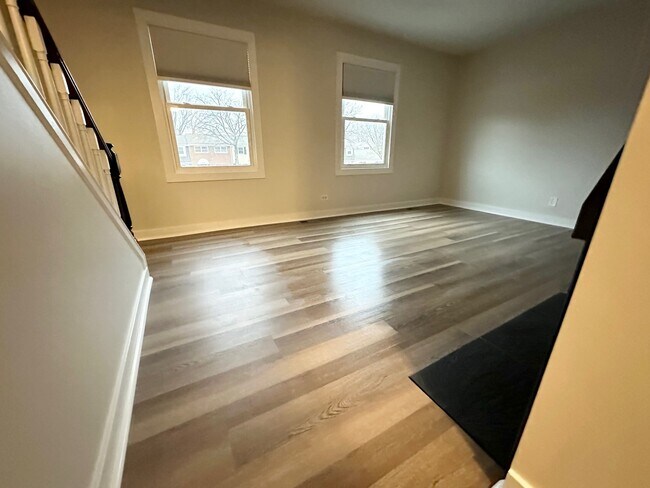 Building Photo - 1919 Finchley Ct