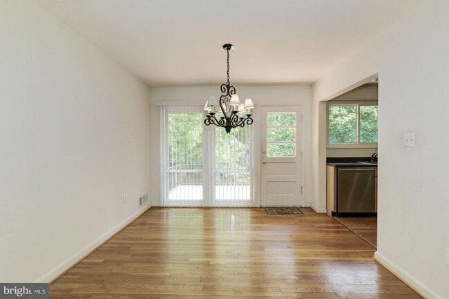 Foto del edificio - 6520 Lone Oak Ct