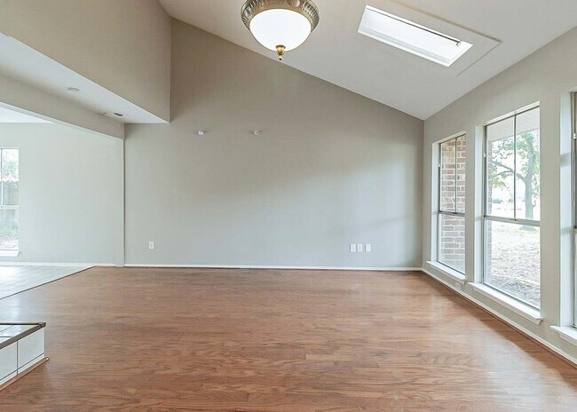 Building Photo - 14410 Louetta Rd
