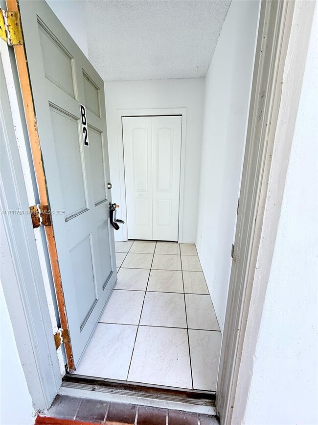 Foto del edificio - 3100 Coral Springs Dr