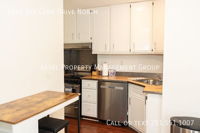 Foto del edificio - 1046 Sea Cliff Dr N