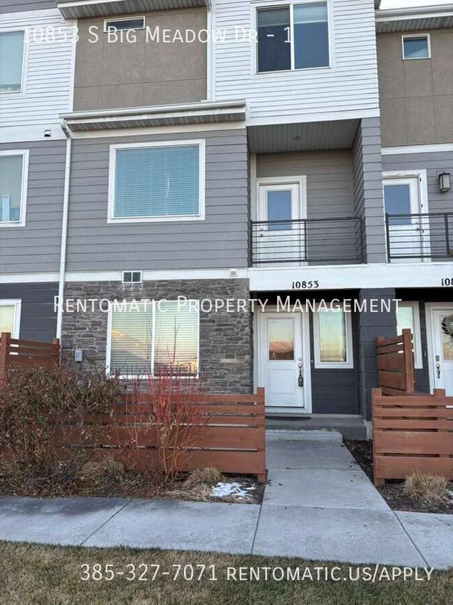 Building Photo - 10853 Big Meadow Dr