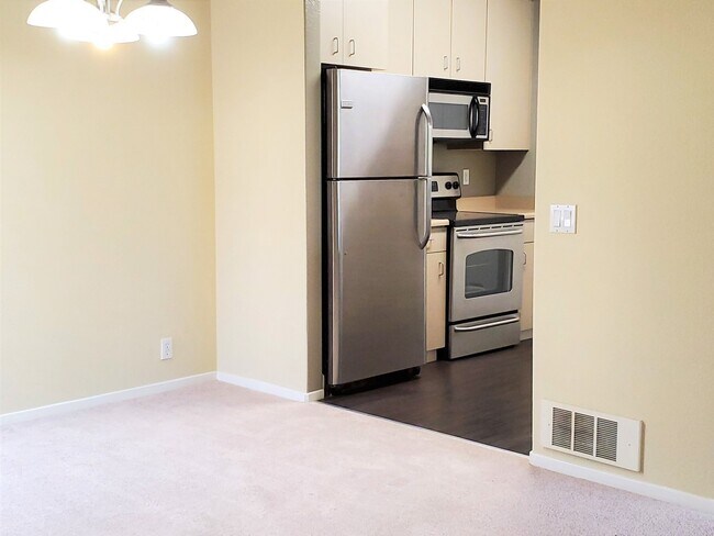 Building Photo - 35580 Monterra Terrace, Unit 202