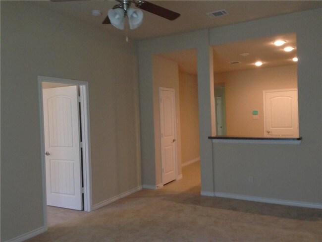Building Photo - 2227 Colby Ln