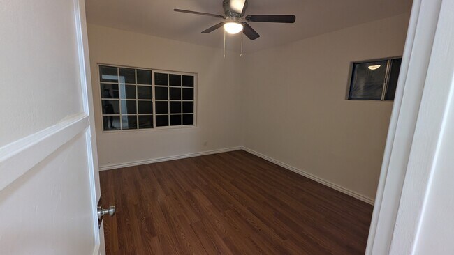 Foto del edificio - 312 W Olive St