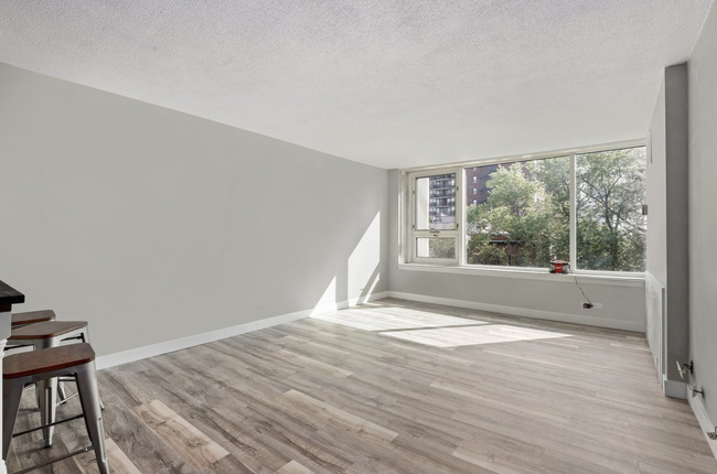 Building Photo - 2728 N Hampden Ct