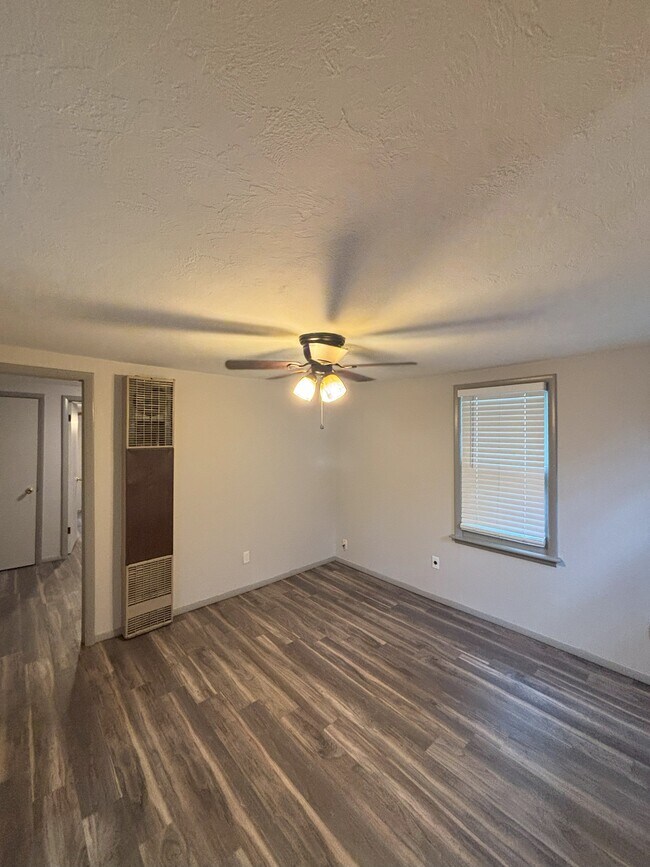 Foto del edificio - 312 W Oakland St