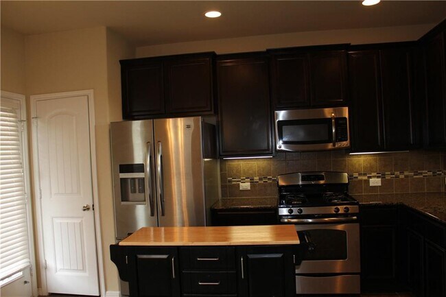 Foto del edificio - 9108 Beechnut Dr