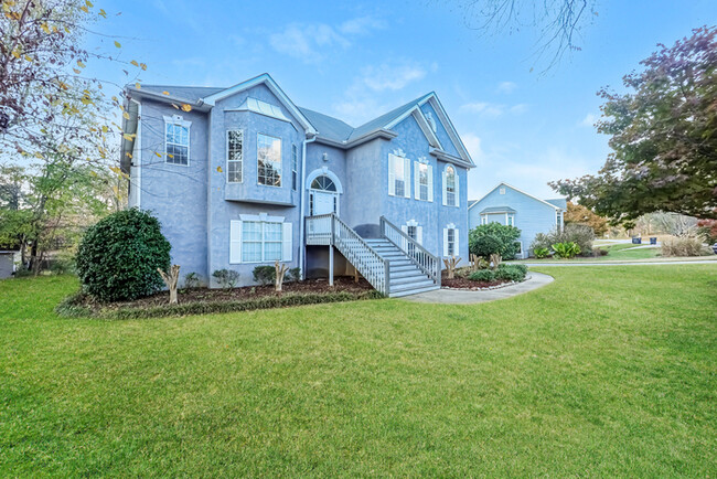 Building Photo - 3-Bedroom Home with Pool