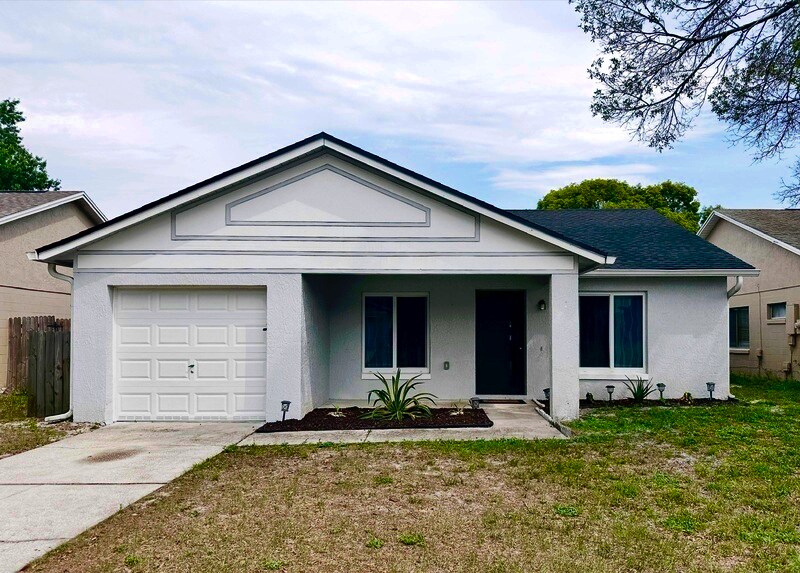 Primary Photo - 1016 Olliff Way