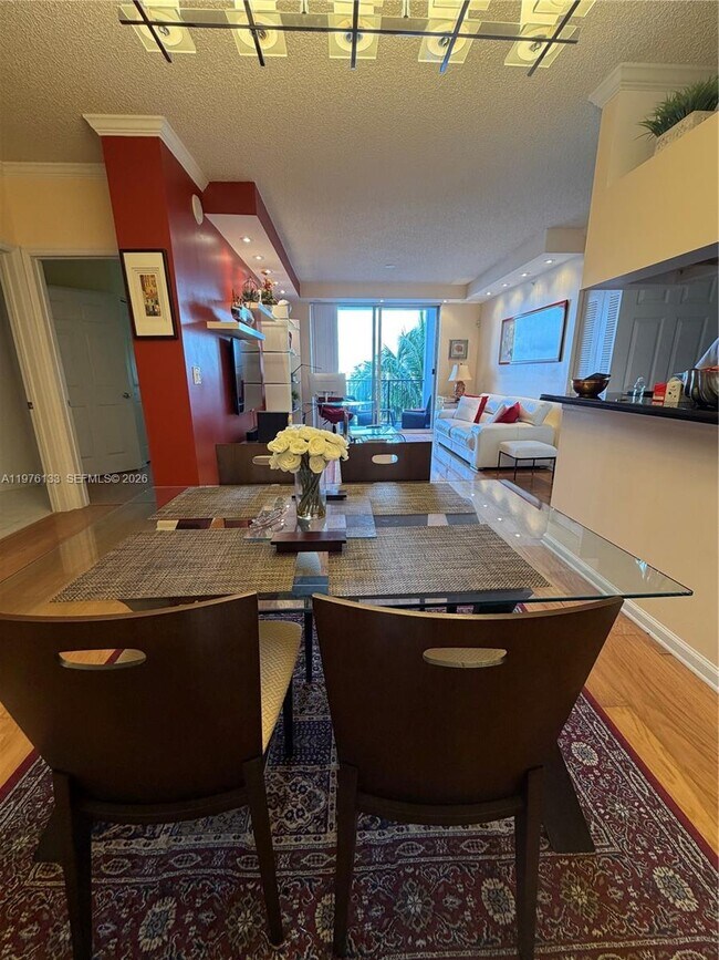 Foto del edificio - 17100 N Bay Rd