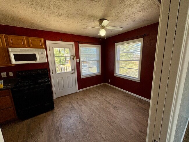 Foto del edificio - 303 N Western St