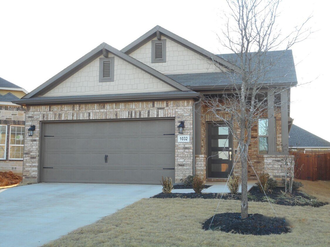 1032 Crockett St, Krugerville, TX 76227 House Rental in Krugerville