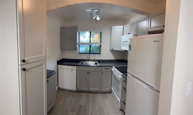 Foto del edificio - 1205 S Flagler Ave