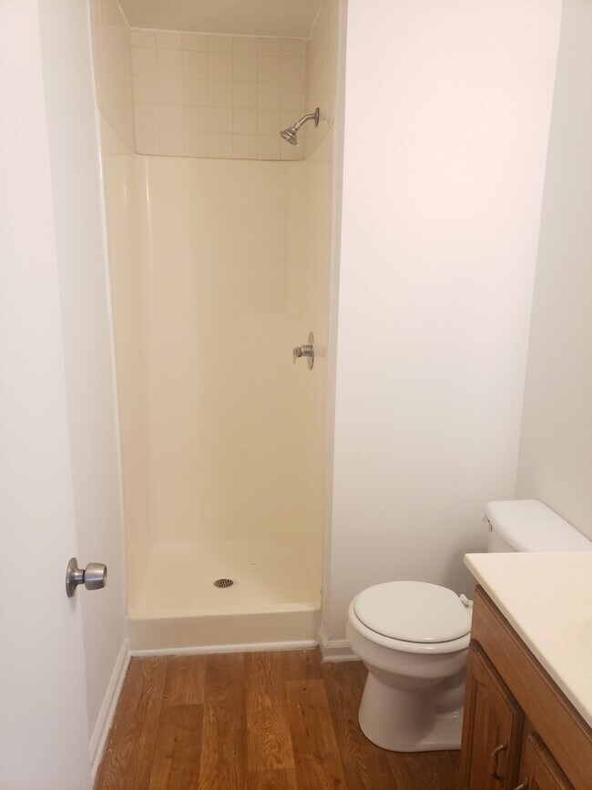 Master Bathroom - 819 Charlie Plz