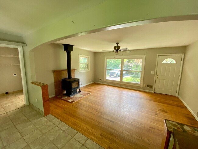 Foto del edificio - 1608 Riverview Rd