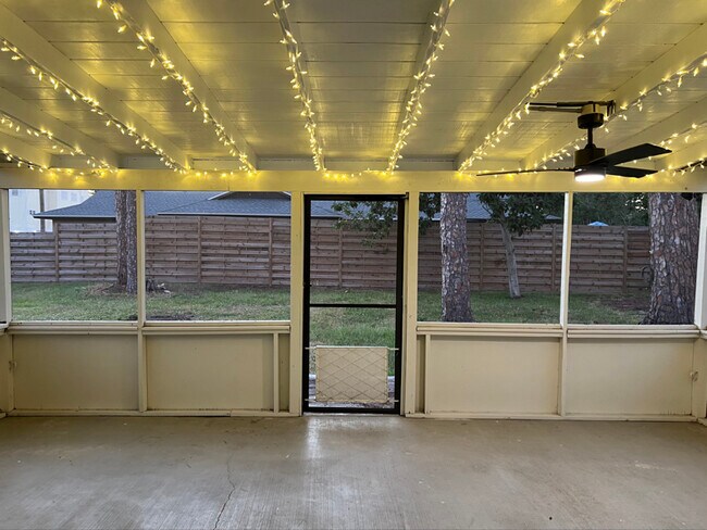 Building Photo - 8820 Pohoy Ave