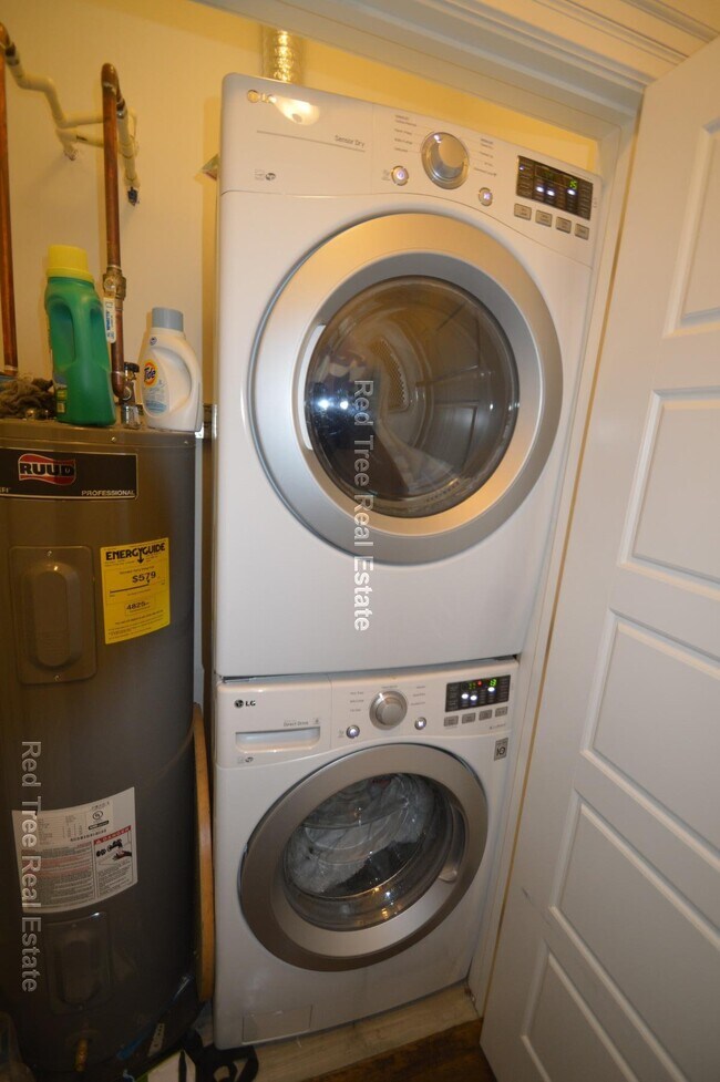 Building Photo - 29 Commonwealth Ter