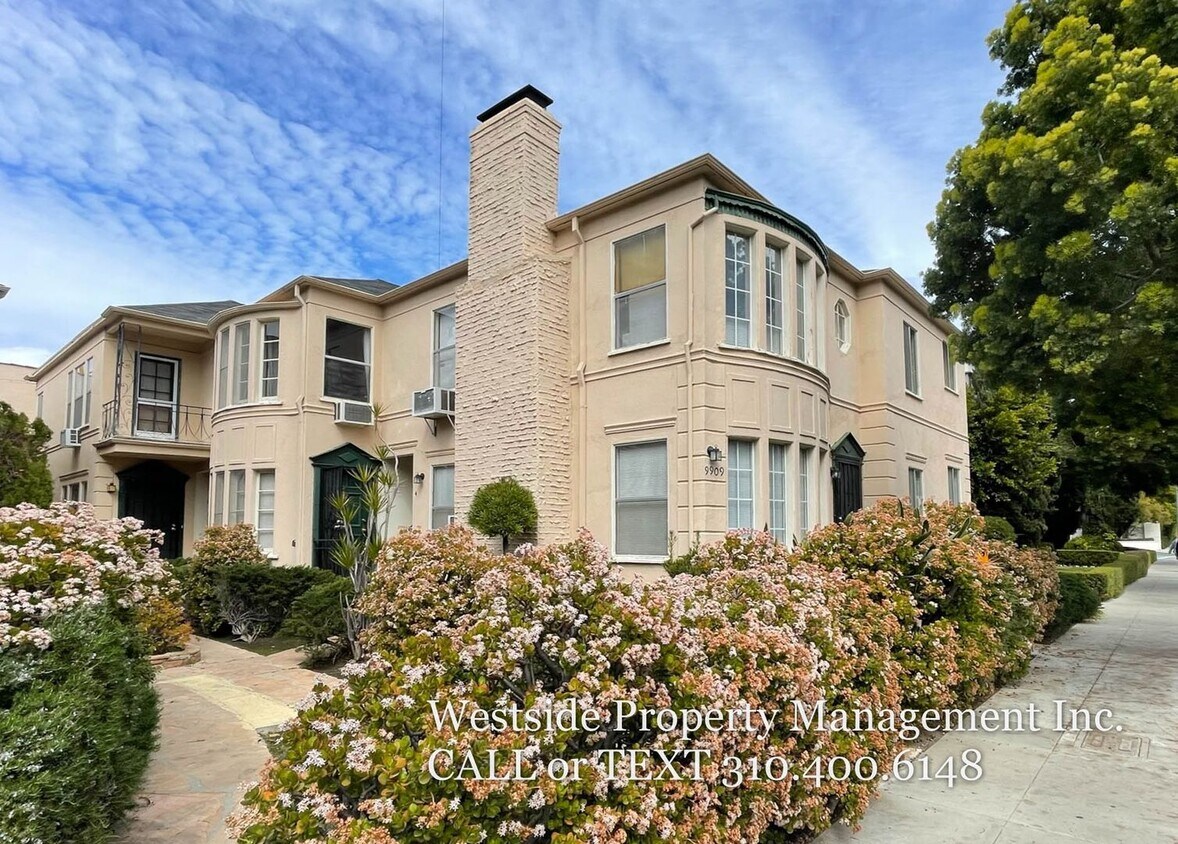 Foto principal - 9911 Durant Dr