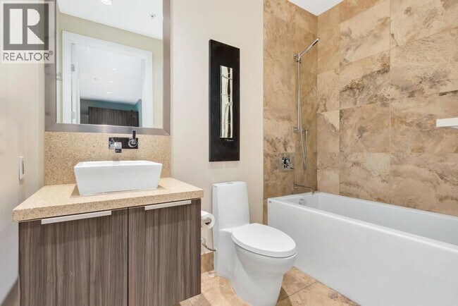 Photo du bâtiment - 1618 Columbia St