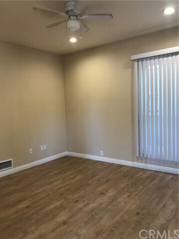 Foto del edificio - 221 N Raymond Ave