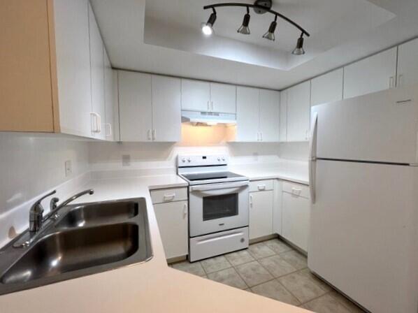 Building Photo - 4187 N Haverhill Rd