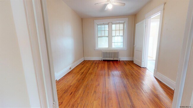 Building Photo - 568 Park Ave