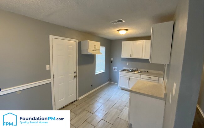 Foto del edificio - 2536 Sunny Hill Dr