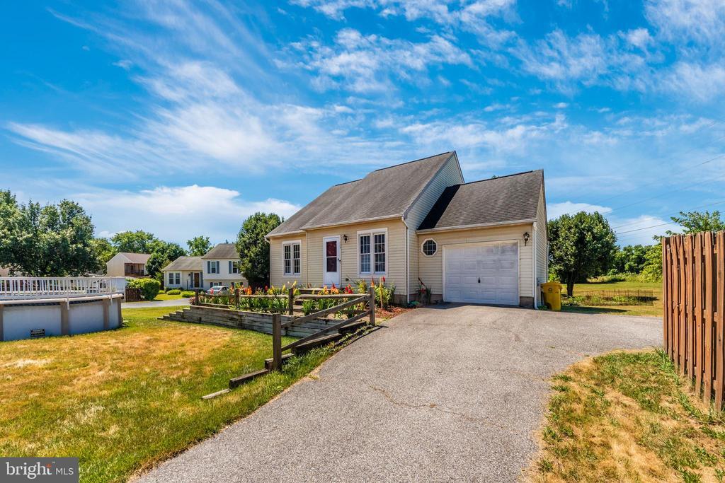 Foto principal - 724 Sunnyfield Ln