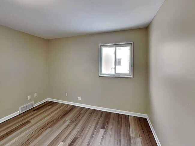 Foto del edificio - 712 E Le Moyne Ave