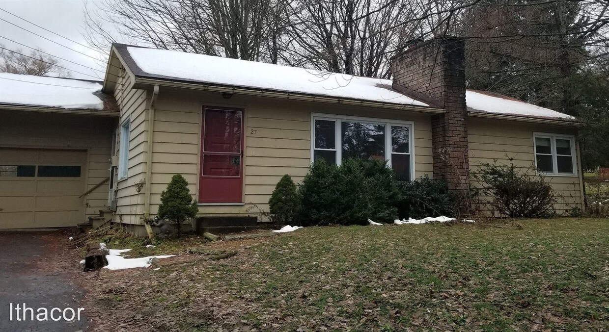 Primary Photo - 3 br, 2 bath House - 27 Ferguson Rd