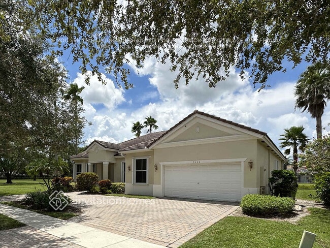 Building Photo - 9646 Savannah Estates Dr