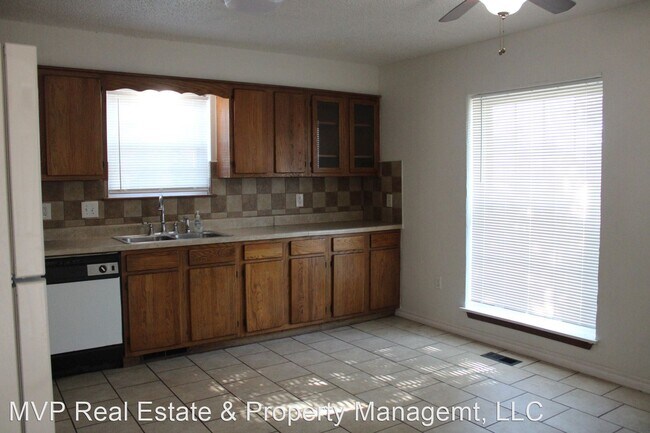 Building Photo - 3 br, 2 bath House - 2921 Lindsay Ln