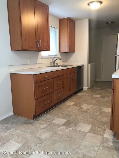 Foto del edificio - 5707-5709 112th St SW