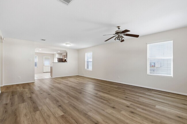 Foto del edificio - Inviting Bulverde Creek Home with Open Layout