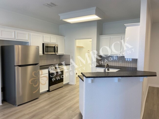 Building Photo - Surrey Ridge Duplex