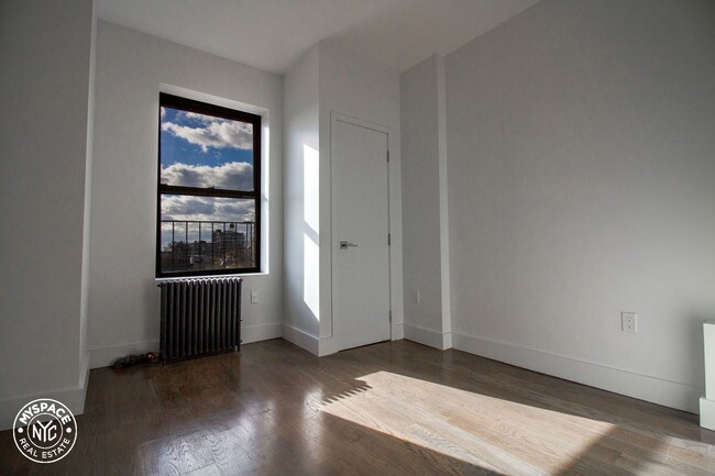 Building Photo - 24 3rd St