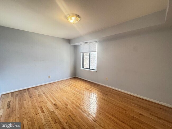 Foto del edificio - 5482 Cedar Ln