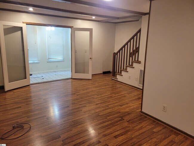 Building Photo - 99 Falcon Crest Dr