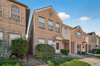 Building Photo - 218 Plaza Del Sol Park