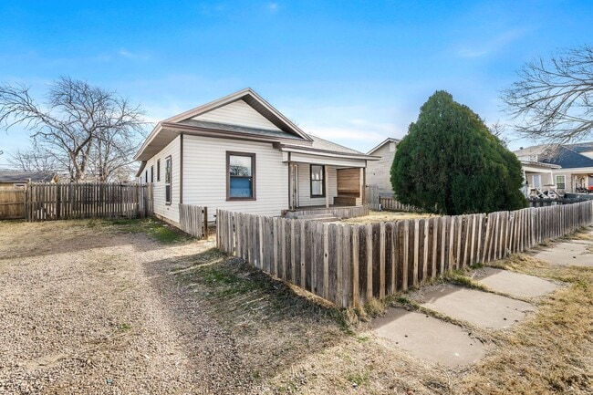 Building Photo - 4 Bedroom home for lease!