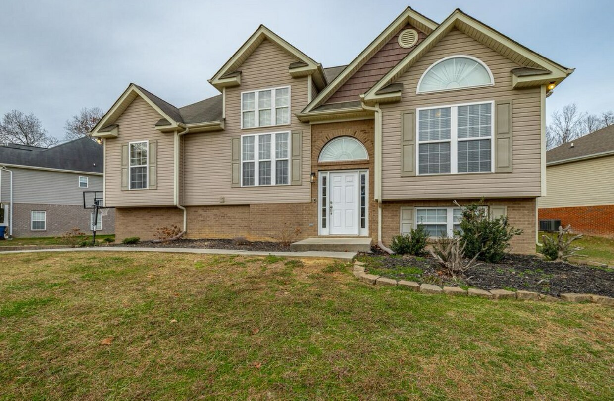 Photo - 6143 Oilskin Dr (Ooltewah, TN)