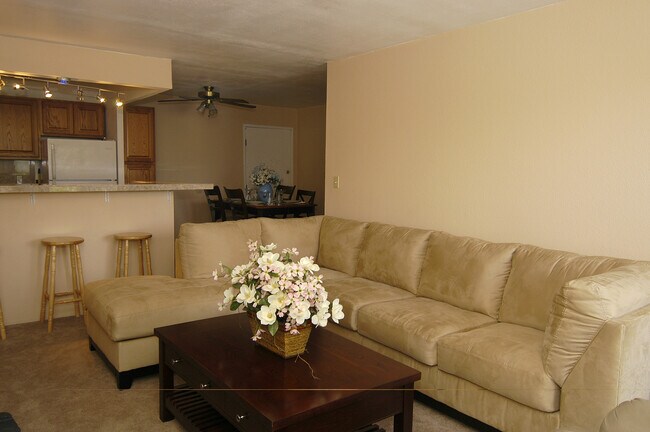 Foto del edificio - 1200 Golden Cir