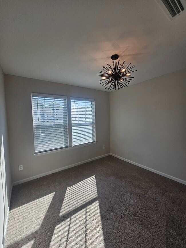 Building Photo - Attractive home in Monroe! LOFT!