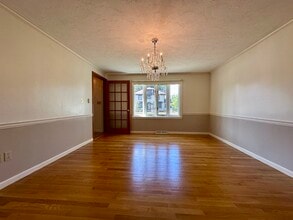 Building Photo - 215 Main St