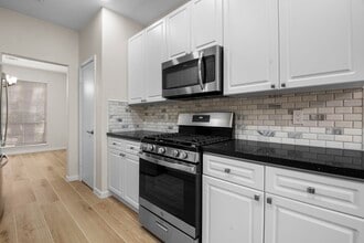Building Photo - 13 E Willowood Ct